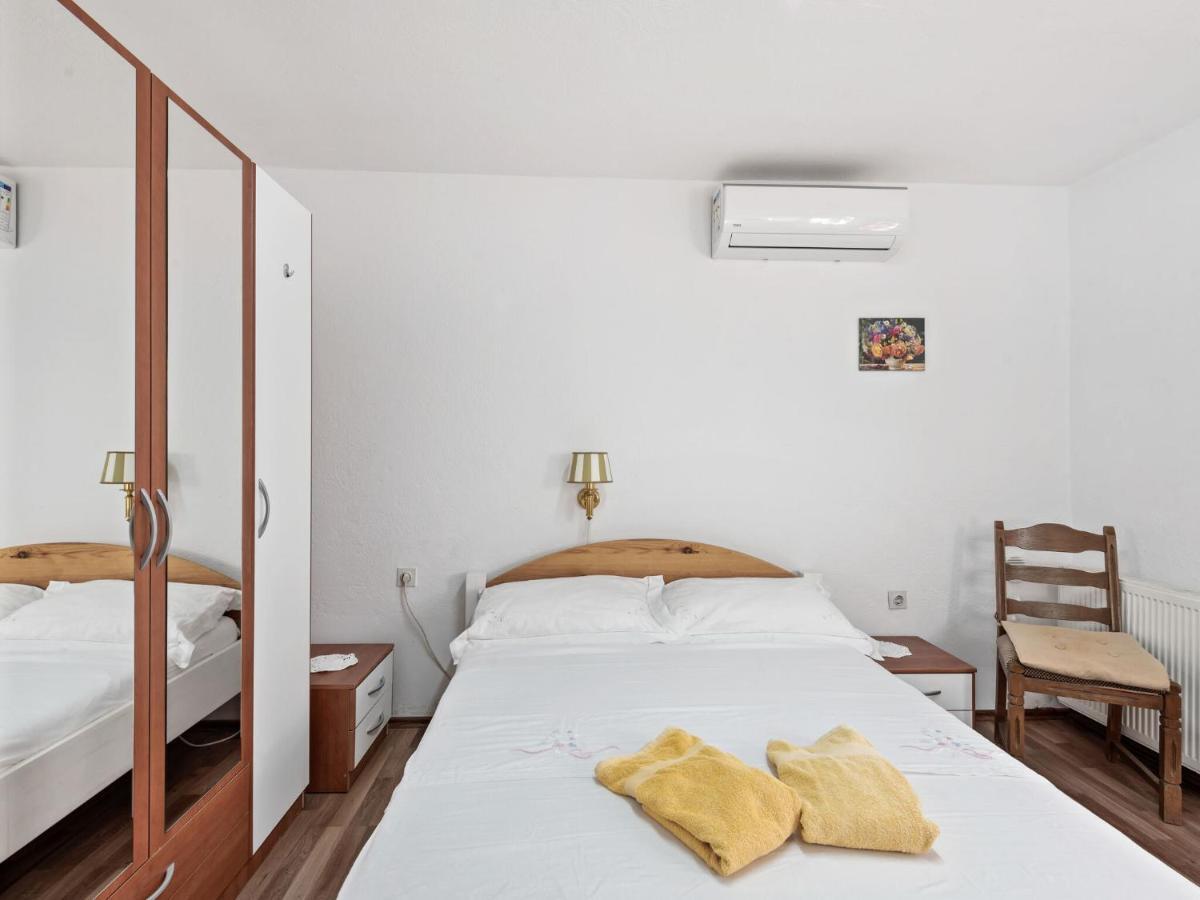 Cosy Holiday Home In Zadar With Garden Exterior foto